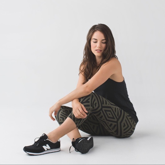 Lululemon Wunder Under Crop II *Full-On Luxtreme - Picture 3 of 11